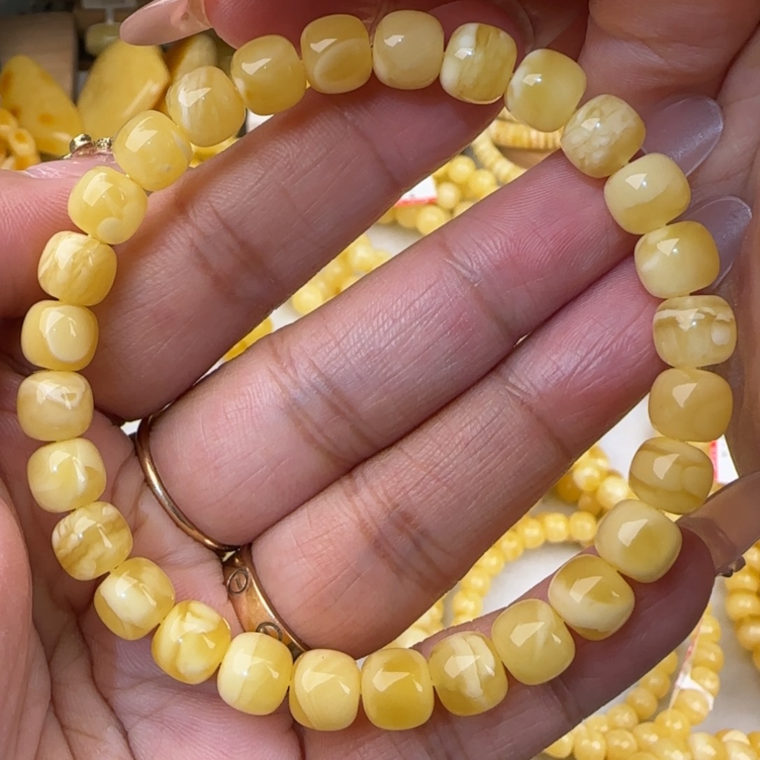 蜜蜡未镶嵌手串妖白花老型手串