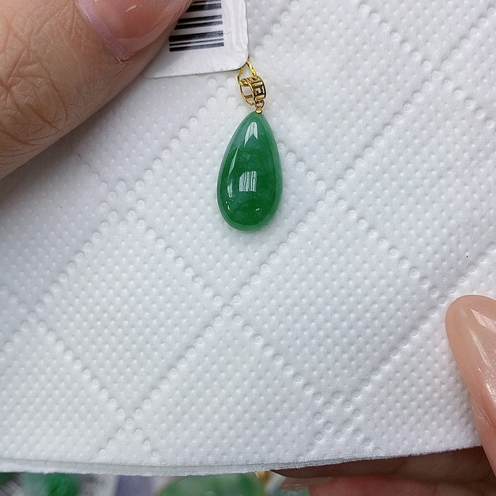 颈饰18K金镶嵌翡翠