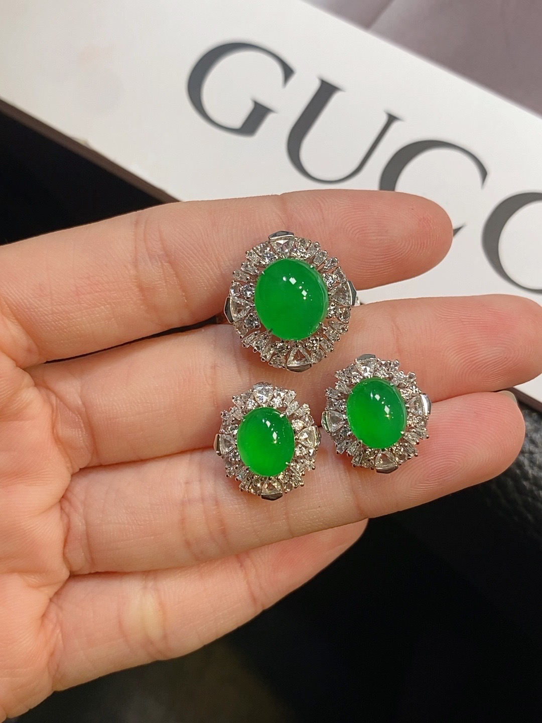 【伊玥珠宝】天然缅甸翡翠A货 高冰正阳绿蛋面套装（可拆）