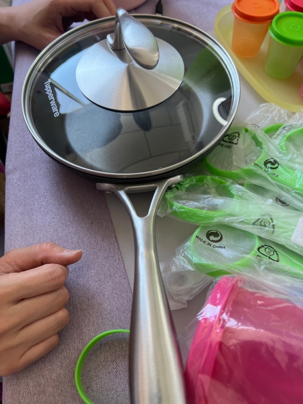 各种锅精钢锅轻奢锅具收纳箱