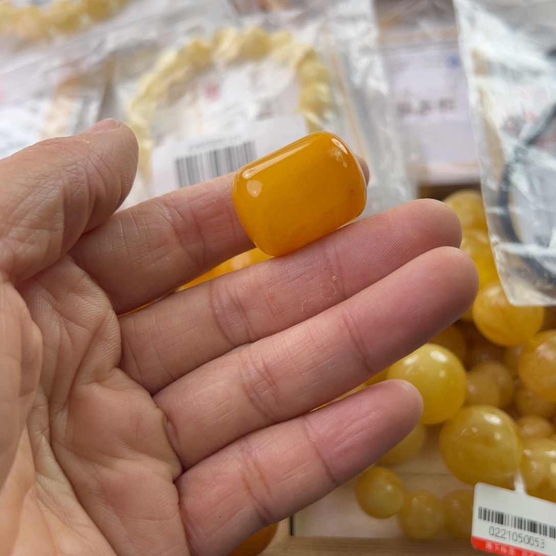 琥珀珠宝奇石未镶嵌