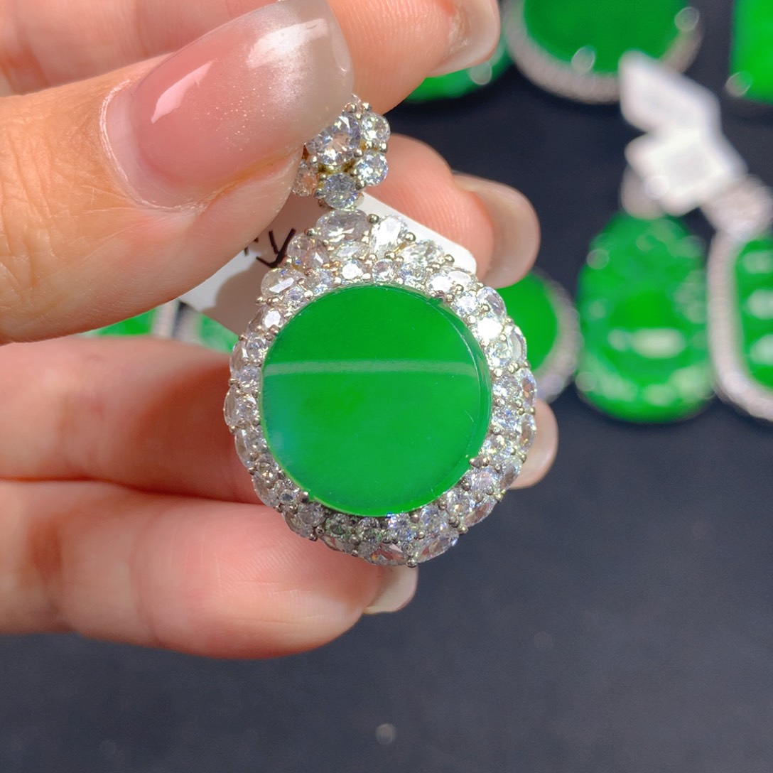 翡翠颈饰银S925镶嵌111111111