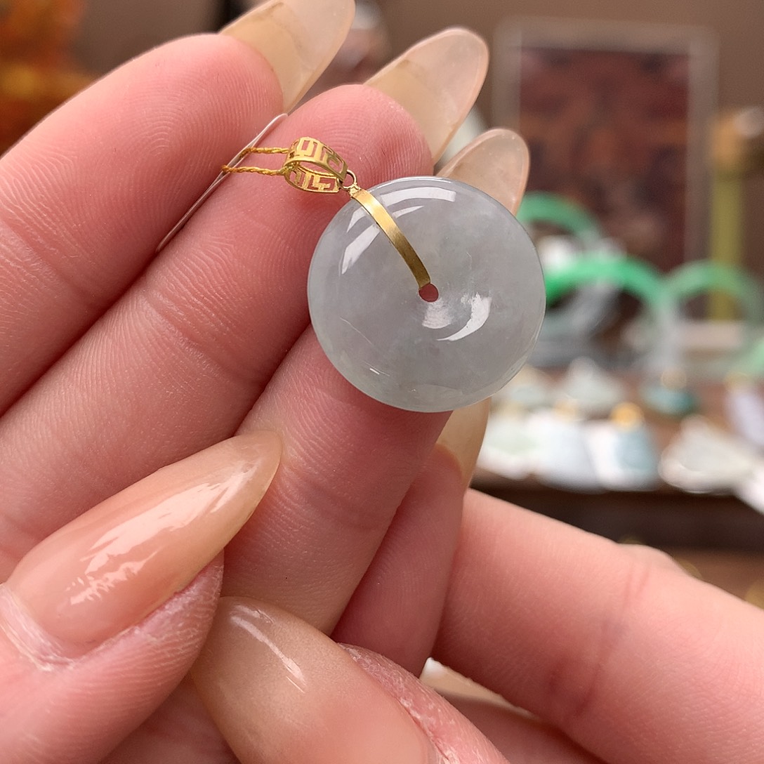 翡翠吊坠(不含链)18K金镶嵌