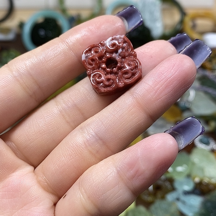 蛇纹石玉吊坠未镶嵌