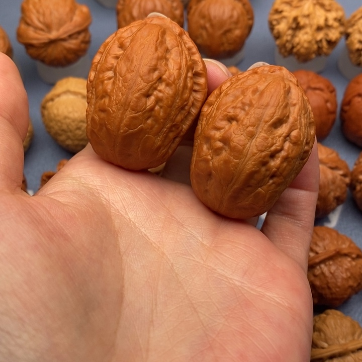 文玩核桃把件大鲨鱼