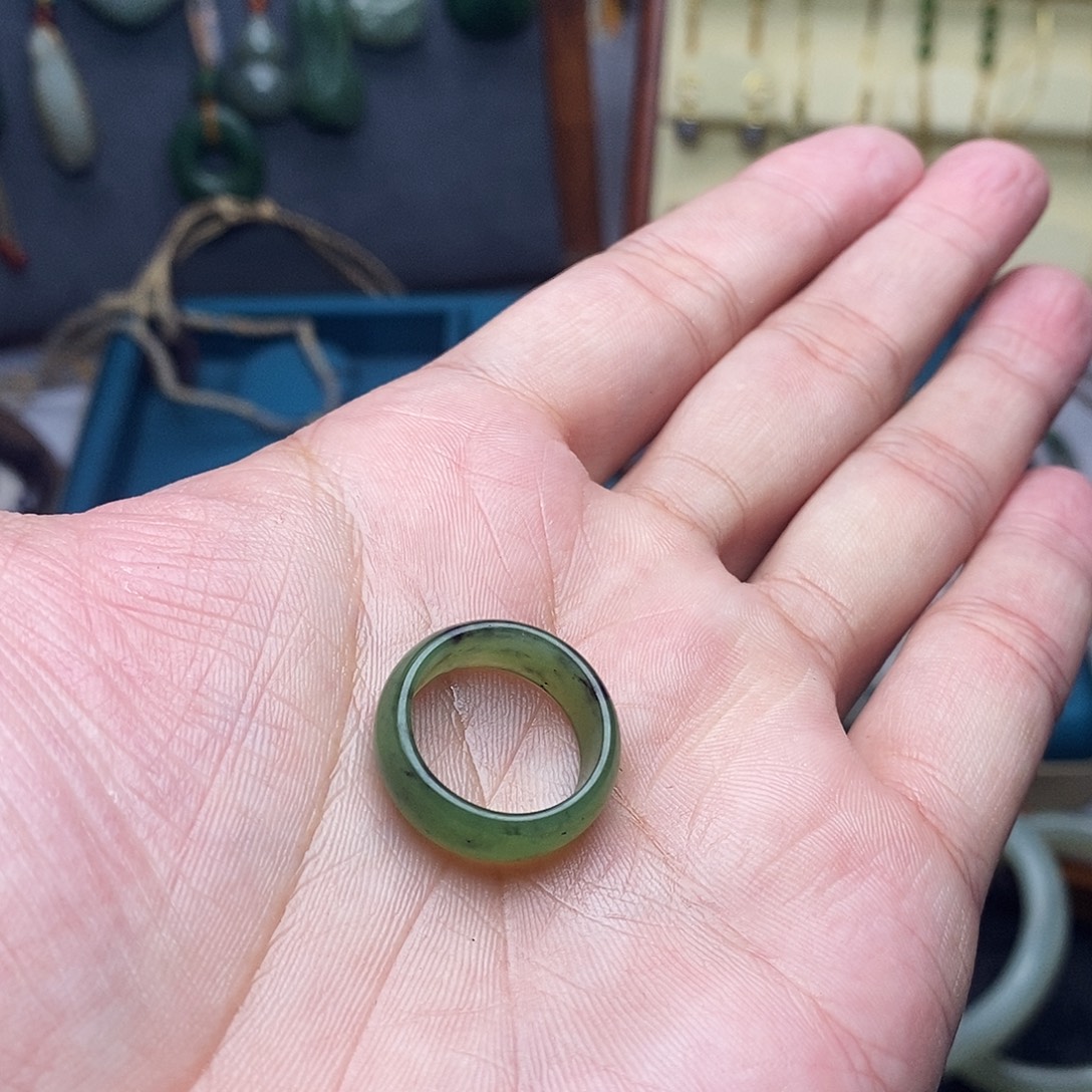 和田玉未镶嵌颈饰圈口16.4