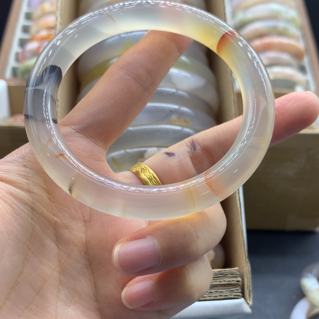 【闪购商品】玛瑙/玉髓手镯未镶嵌年*