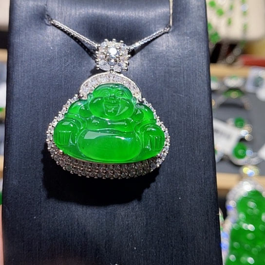 郭***³翡翠未镶嵌颈饰吊坠