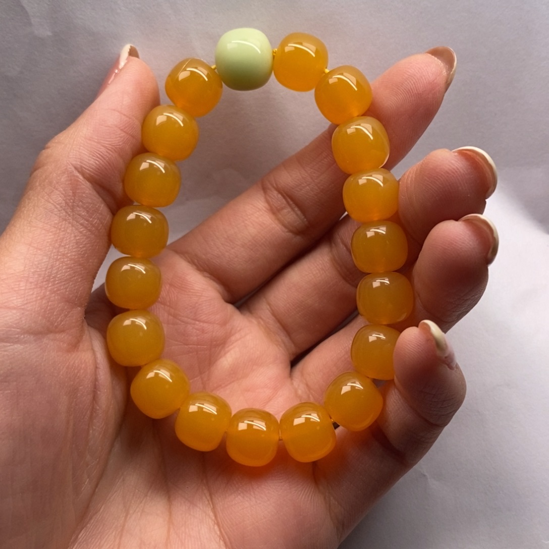 石英质玉颈饰未镶嵌小***子