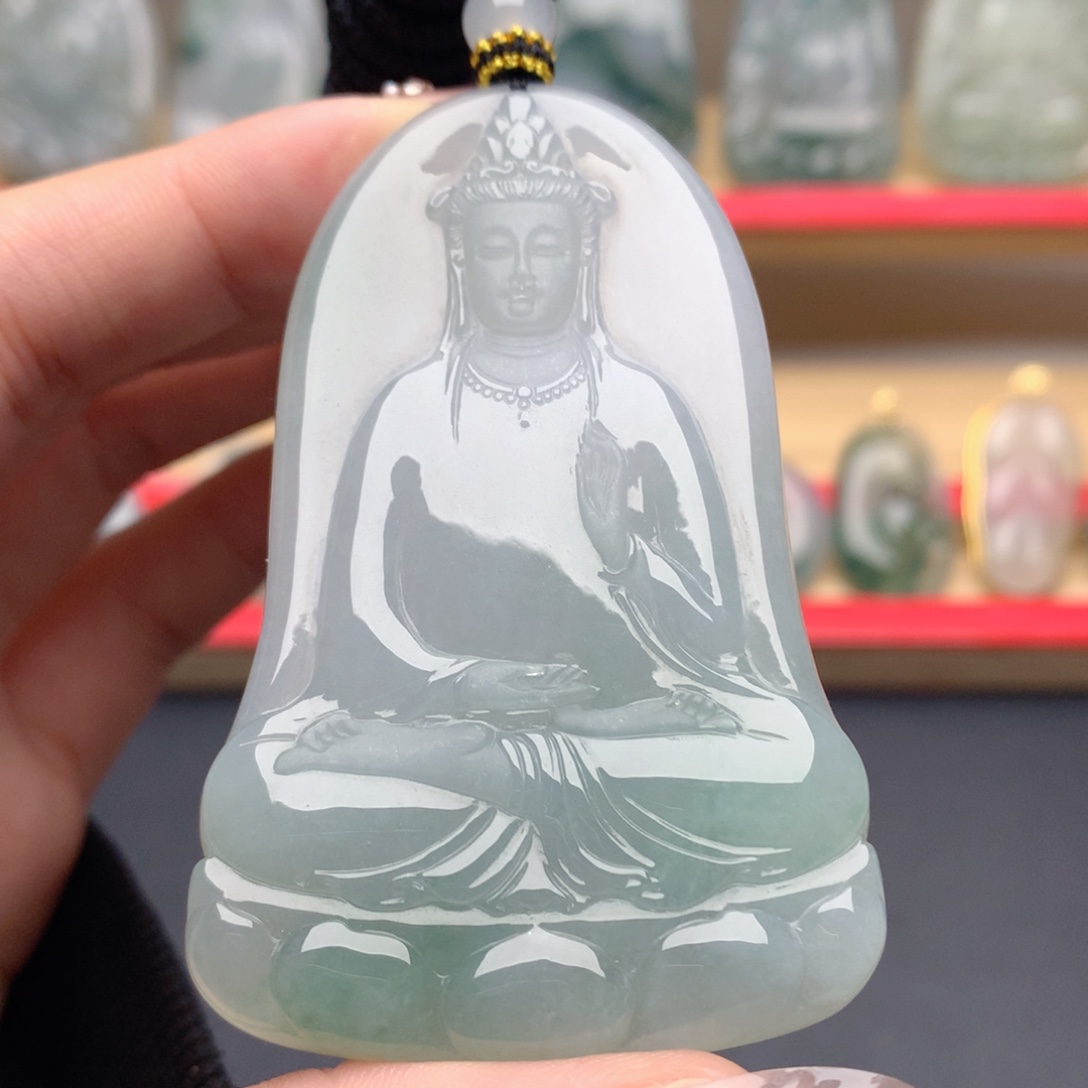 翡翠未镶嵌颈饰素衣观音