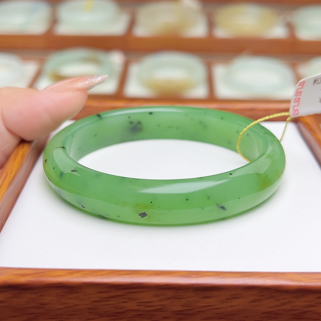 和田玉手镯未镶嵌52.6