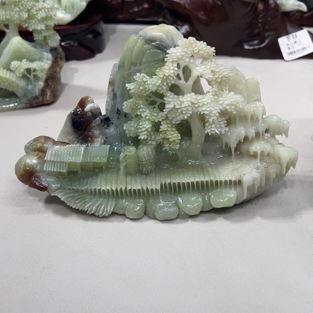 未镶嵌蛇纹石玉山水
