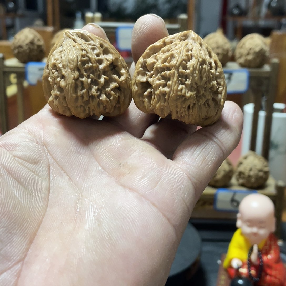 风***雪桃核吊坠文玩核桃南将石