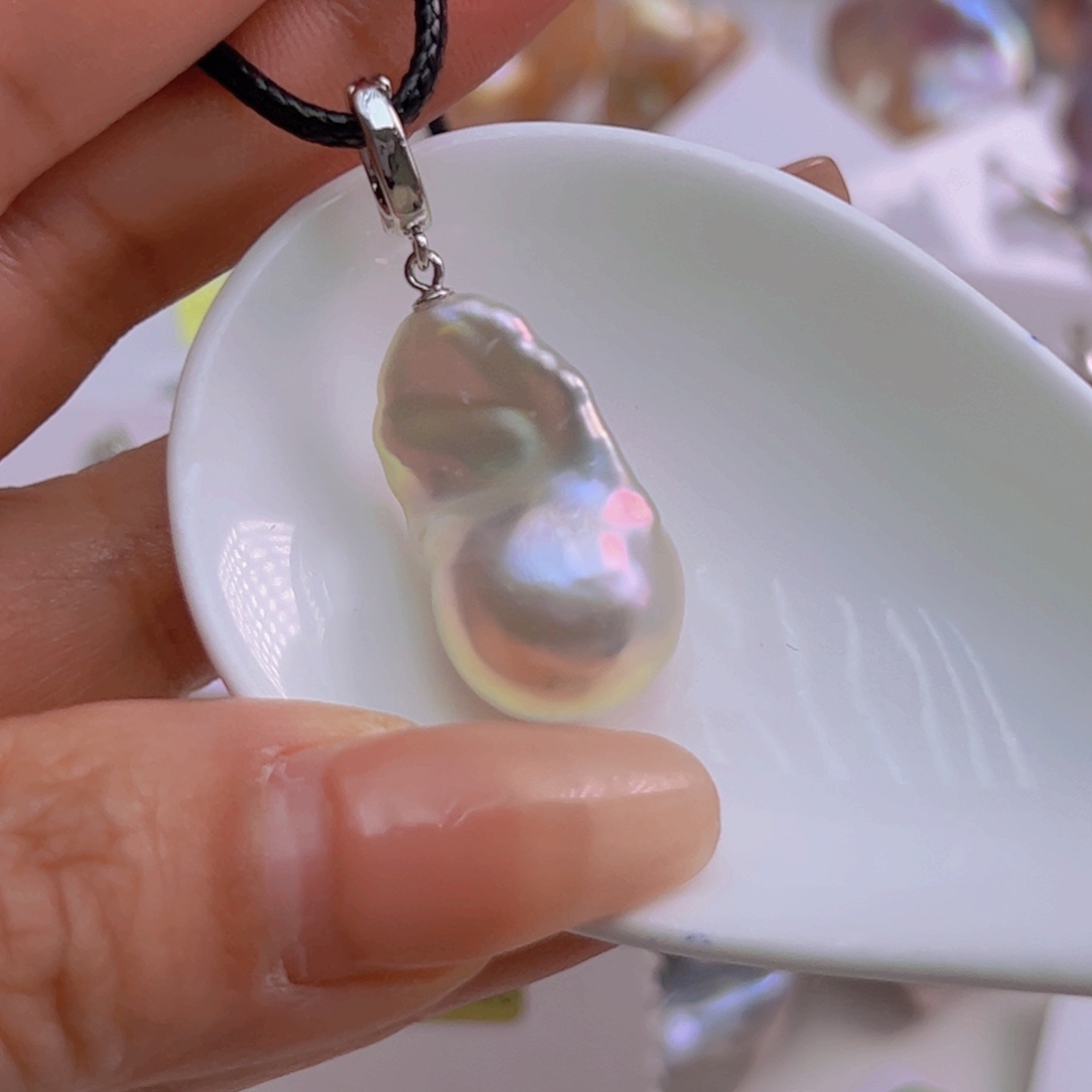 淡水珍珠吊坠(赠链)未镶嵌