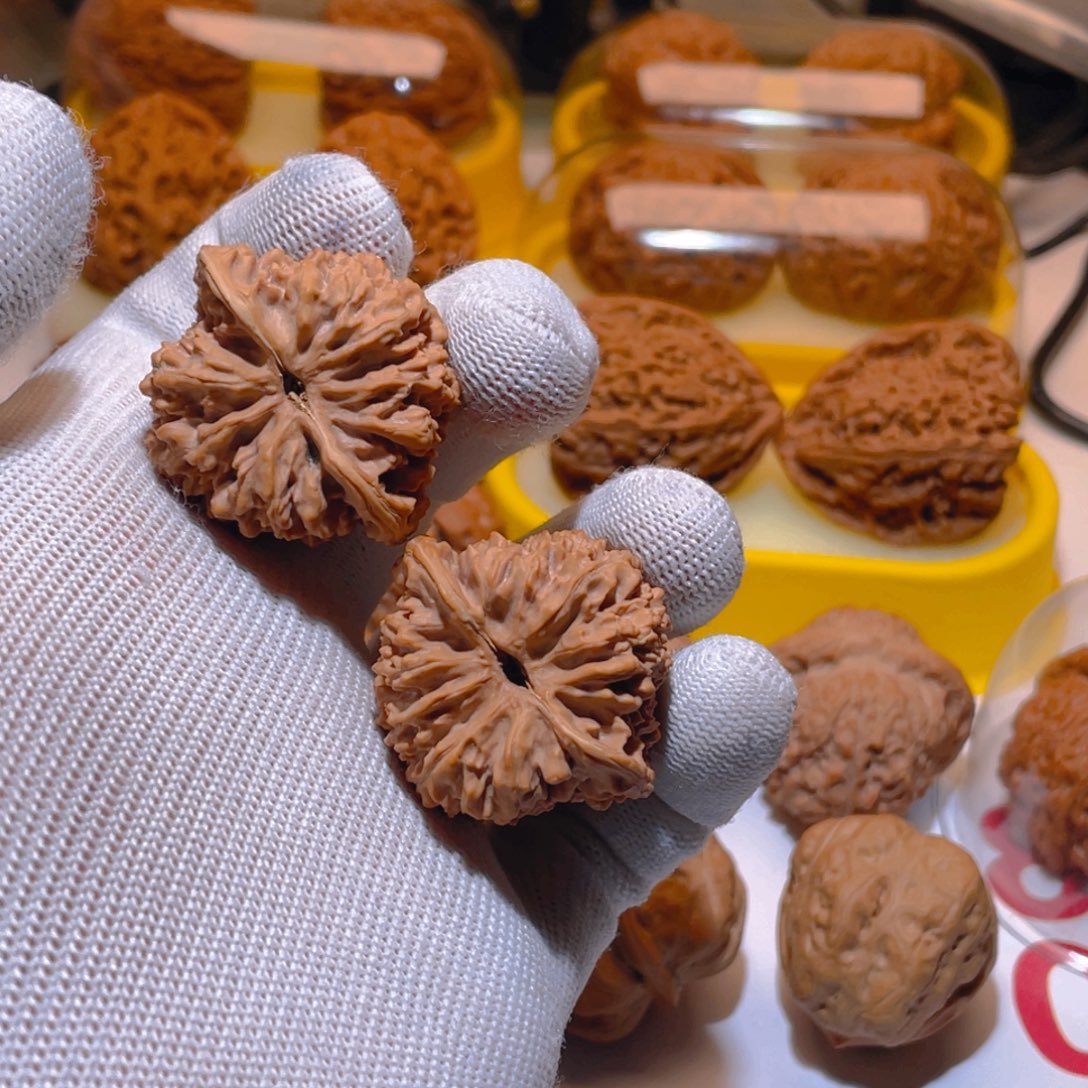 韩***谦文玩核桃吊坠文玩核桃全品37