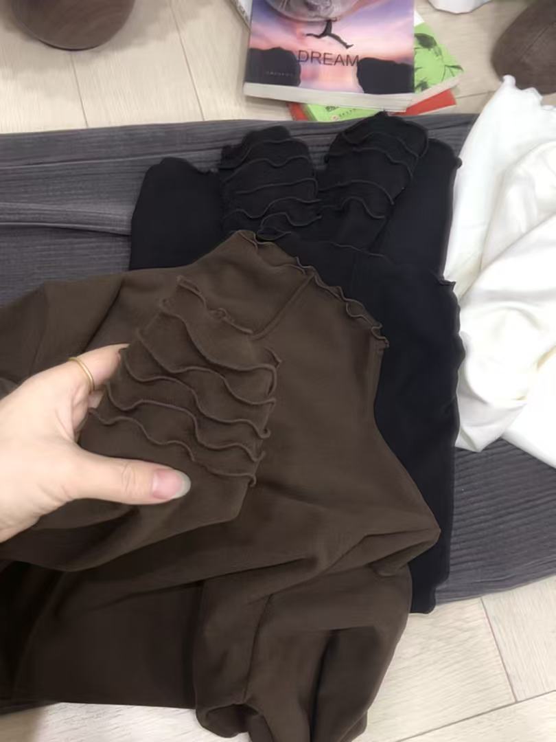 法式温柔风抽条木耳边慕斯绒