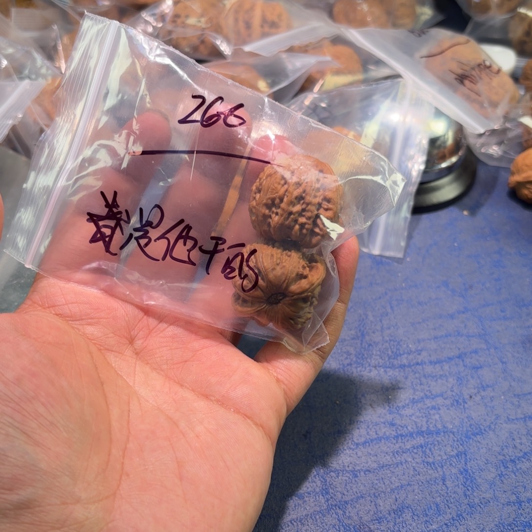是***的桃核吊坠全品毕业闷白34