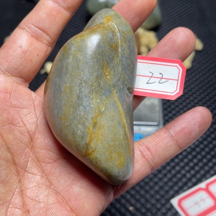 颈饰足铂镶嵌和田玉22