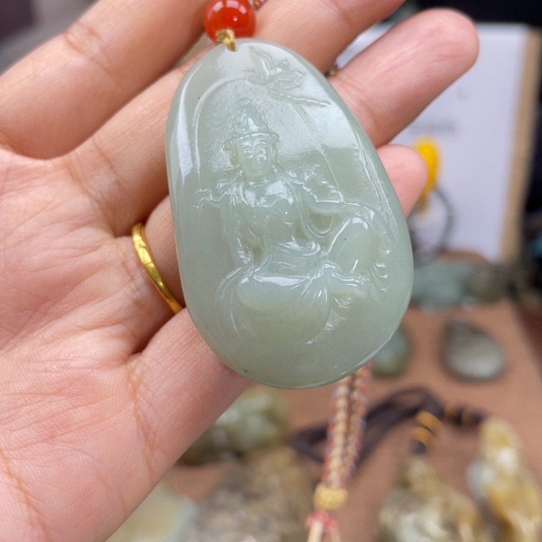 和田玉颈饰未镶嵌