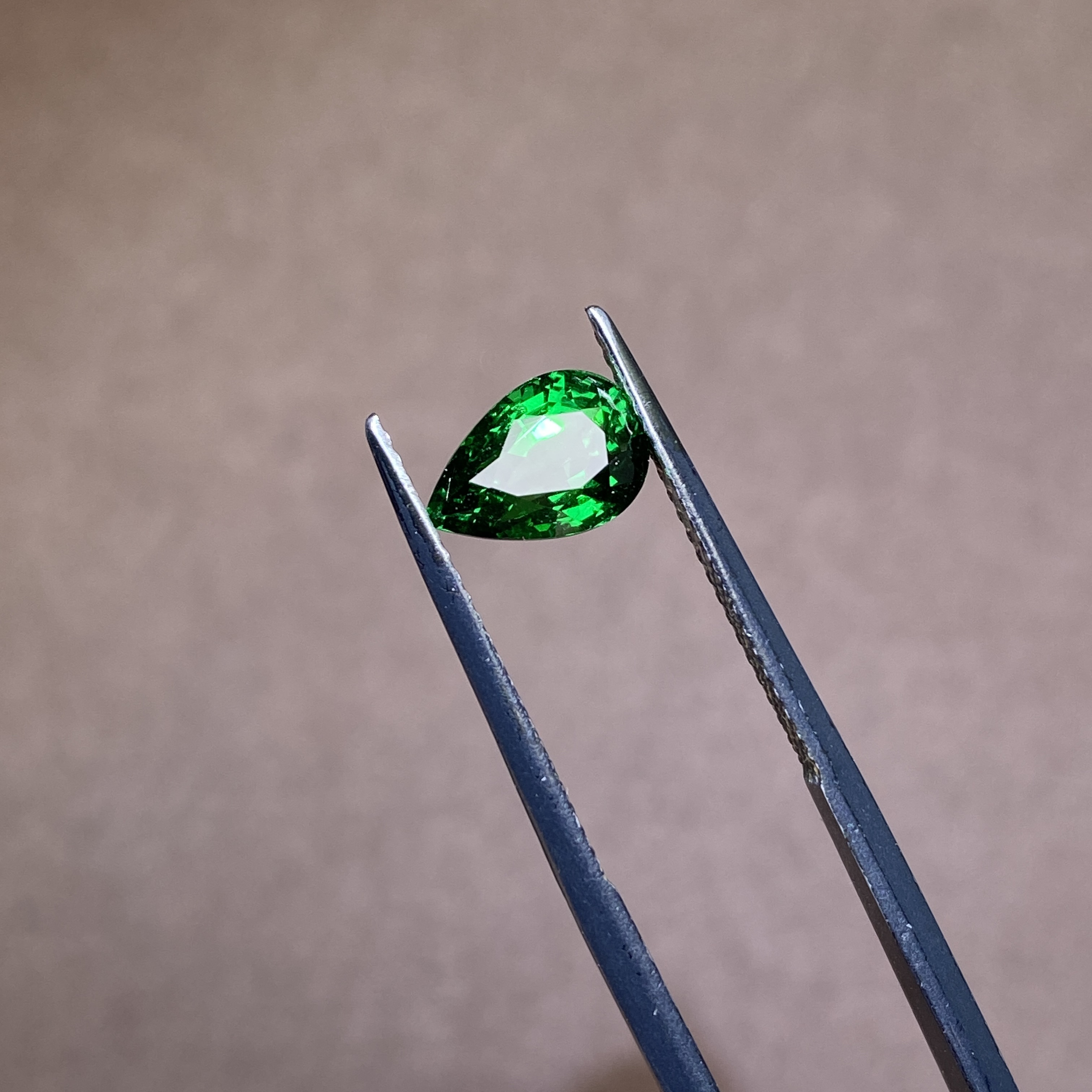 23V052 沙弗莱石榴石 1.83克拉