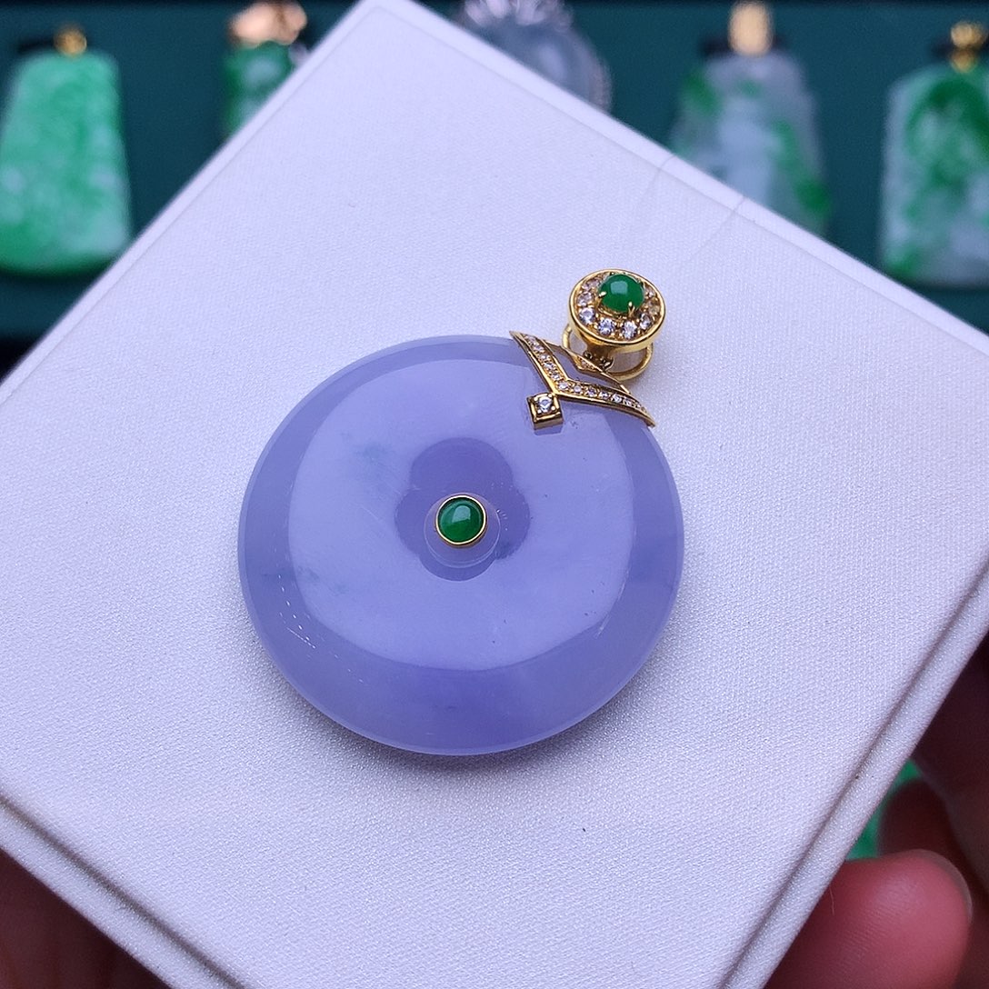 翡翠18K金镶嵌颈饰卡6.9