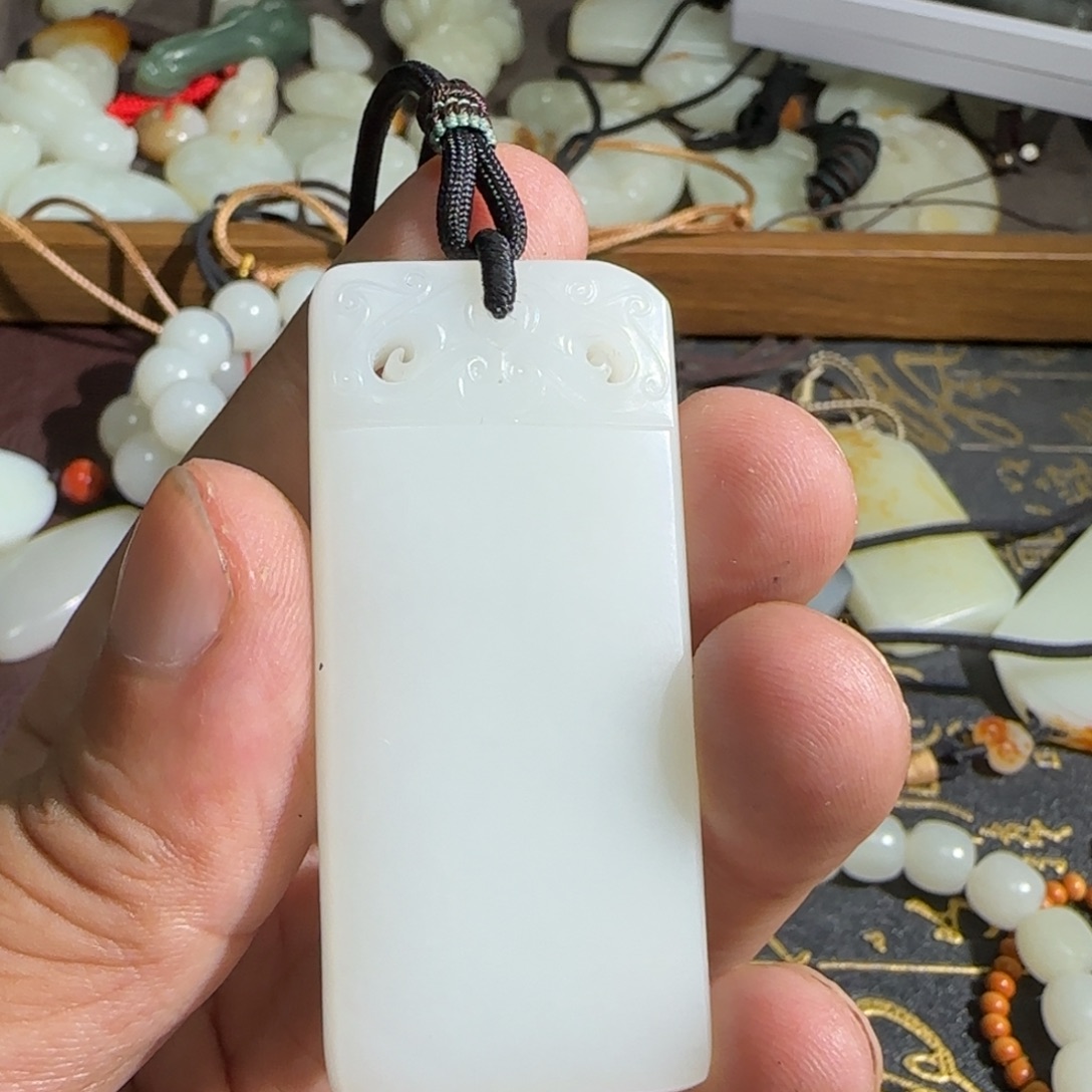 闲***羽和田玉未镶嵌挂件