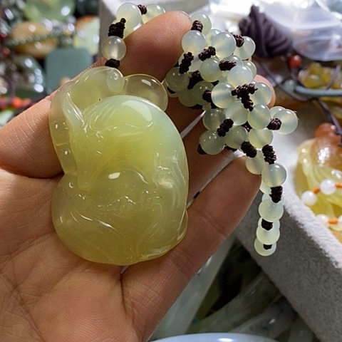 岫玉颈饰未镶嵌挂件