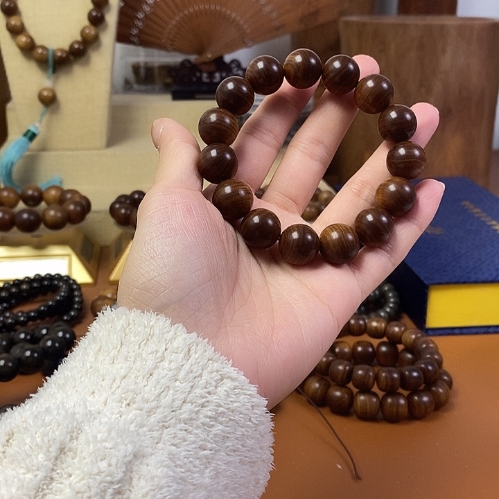 檀香木老山檀香黑肉沉水1.5手串