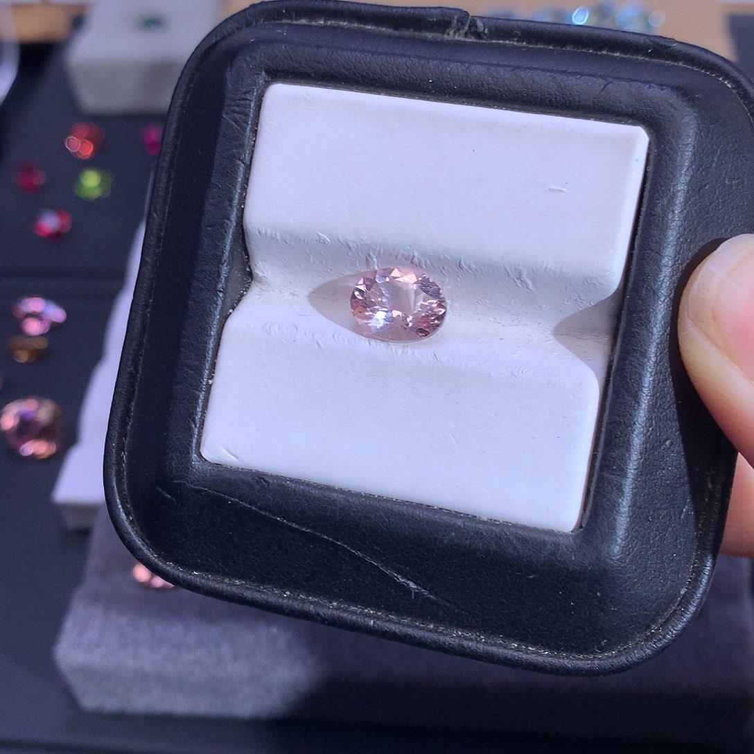 绿柱石（摩根石）裸石未镶嵌1.8ct