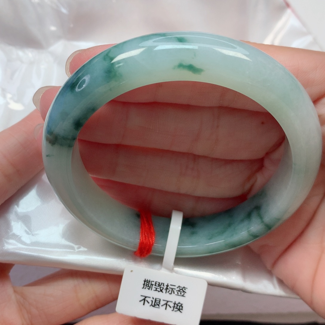 翡翠手镯未镶嵌57圈