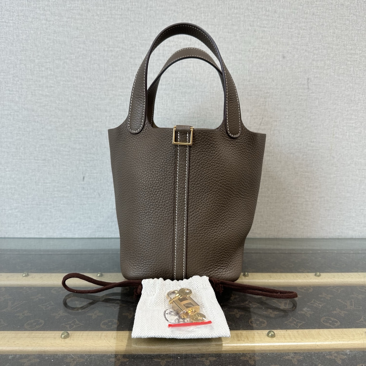 95新 Hermes/爱马仕 大象灰金扣菜篮子18手提袋 91230