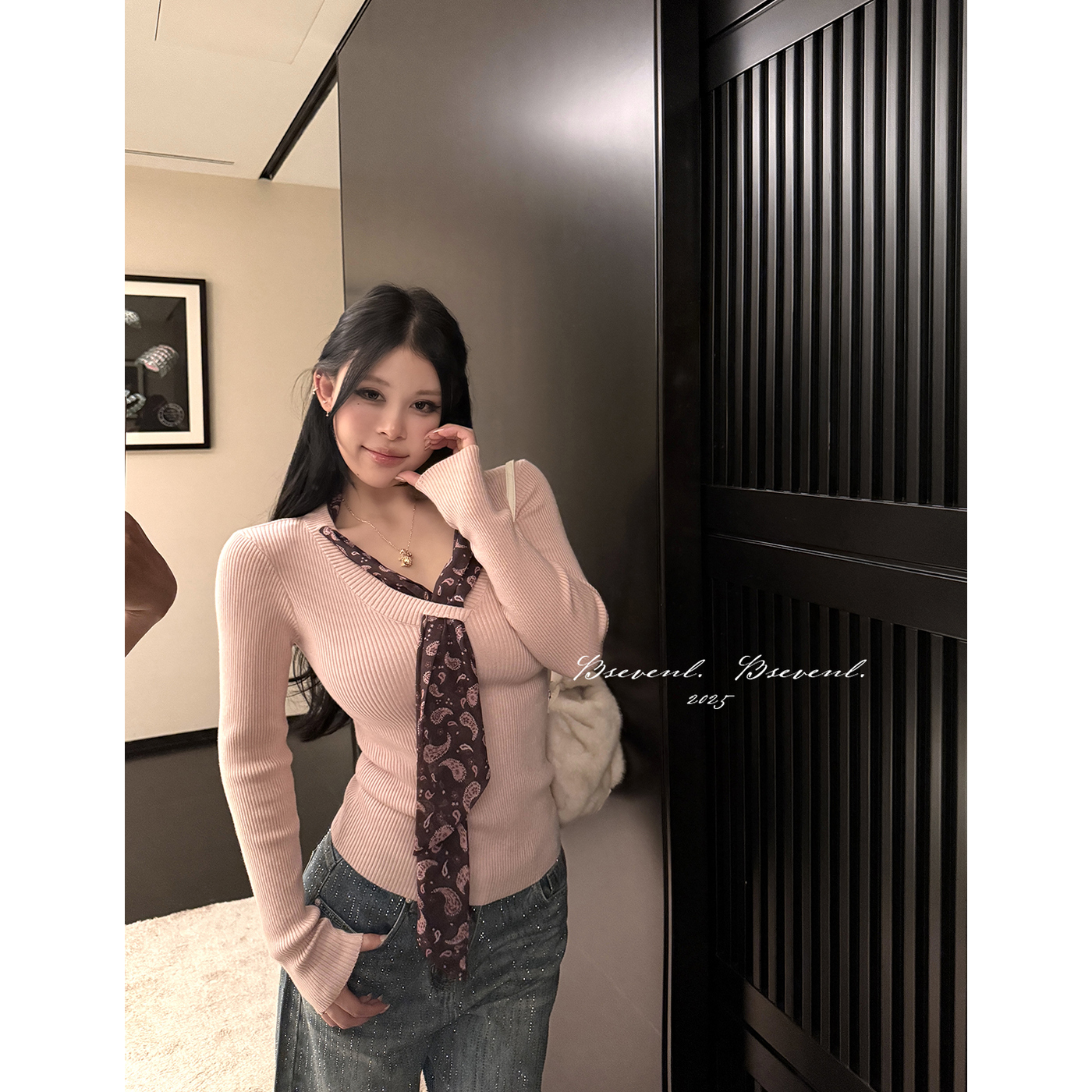 黑泽玄七【莱斯利美商】爆瘦版气质显瘦腰果花丝巾V领坑条针织衫冬