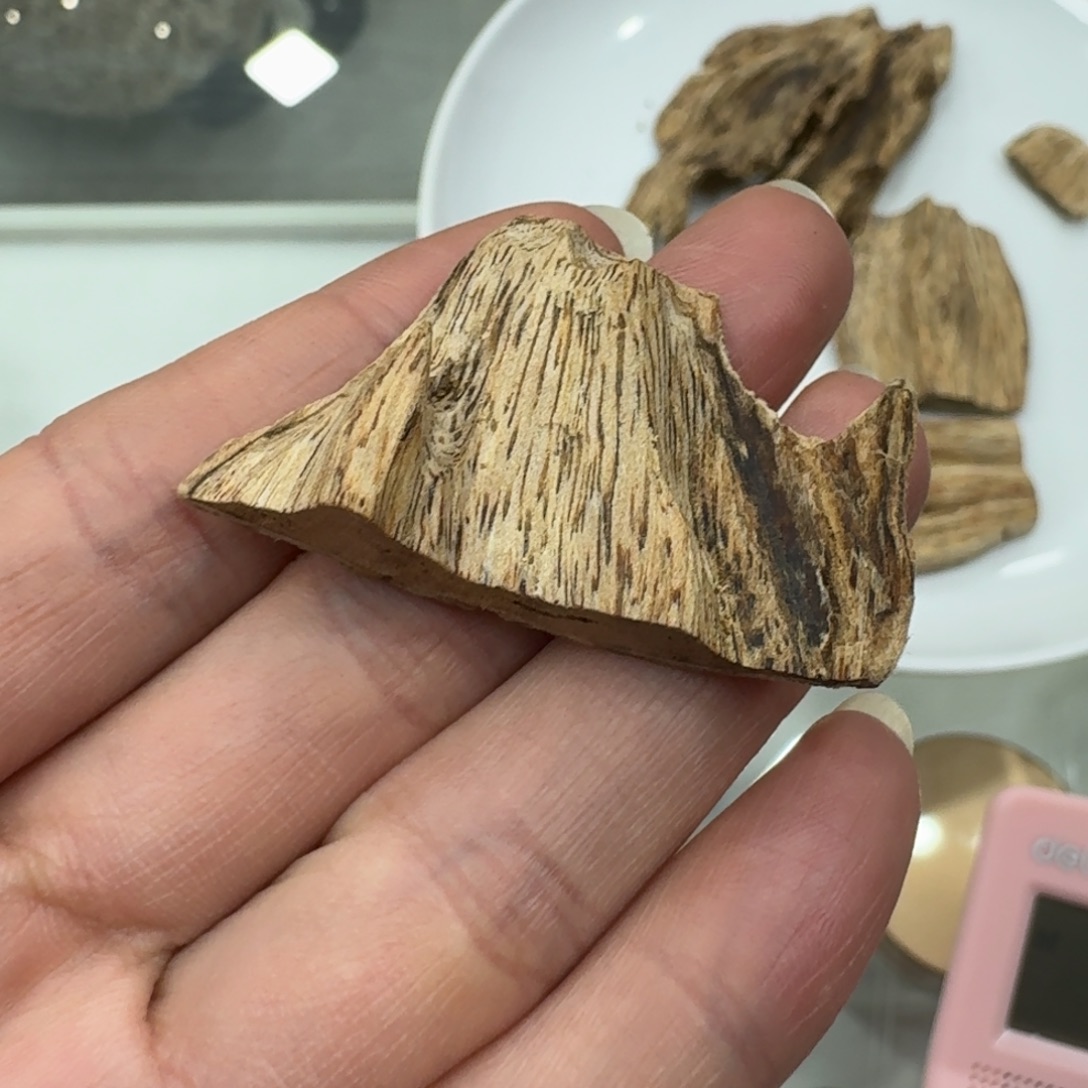 沉香碎屑沉香百年虎斑棋2.89克