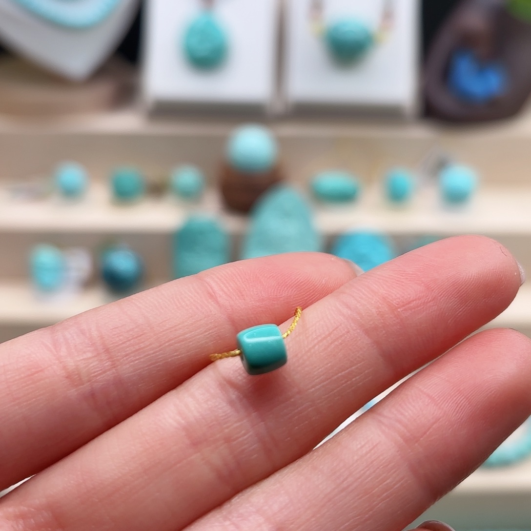 绿松石配饰未镶嵌