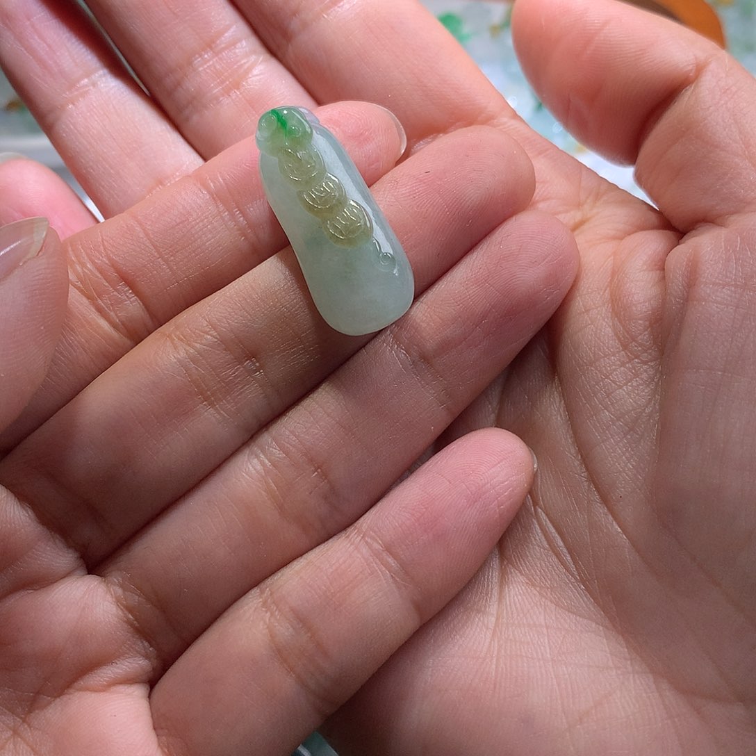 【闪购商品】翡翠颈饰未镶嵌一**水翡翠挂件