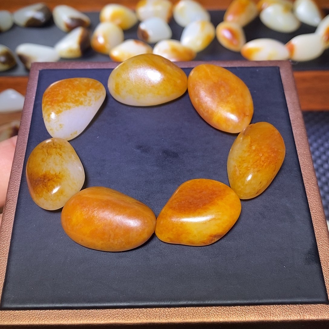 和田玉未镶嵌手串