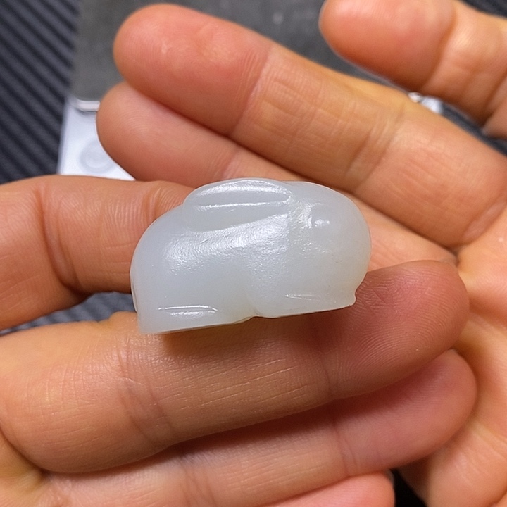 颈饰未镶嵌和田玉濮**人