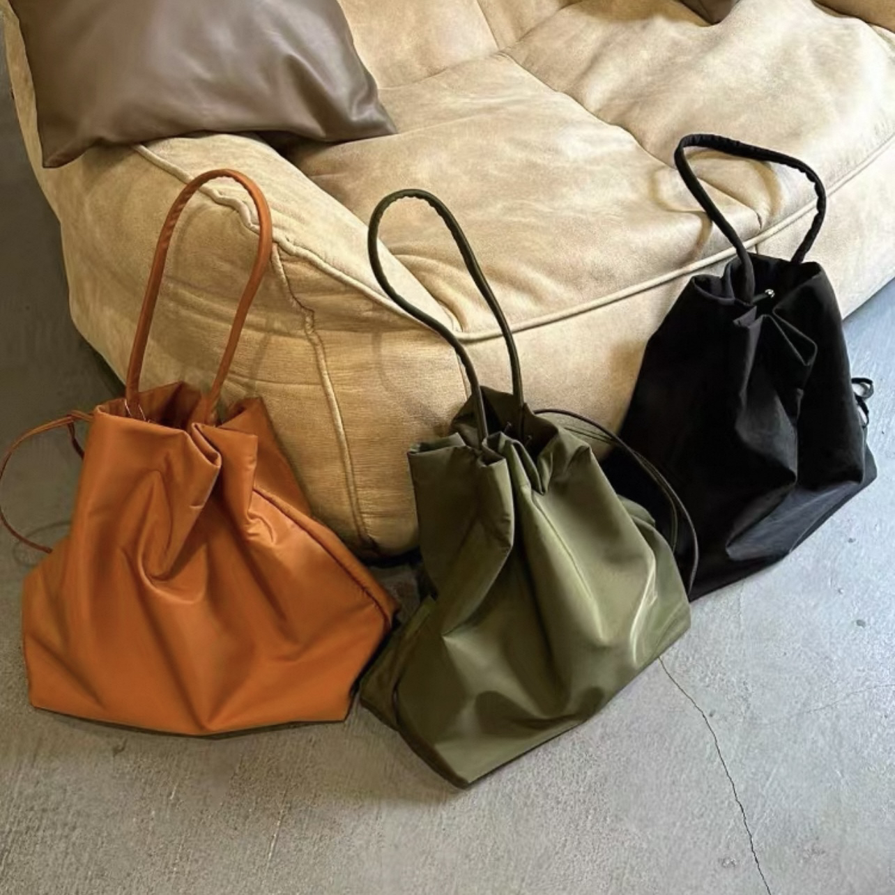 【MIA】娘爆款醋酸软布水桶包极简慵懒单肩包女包托特购物袋大容量