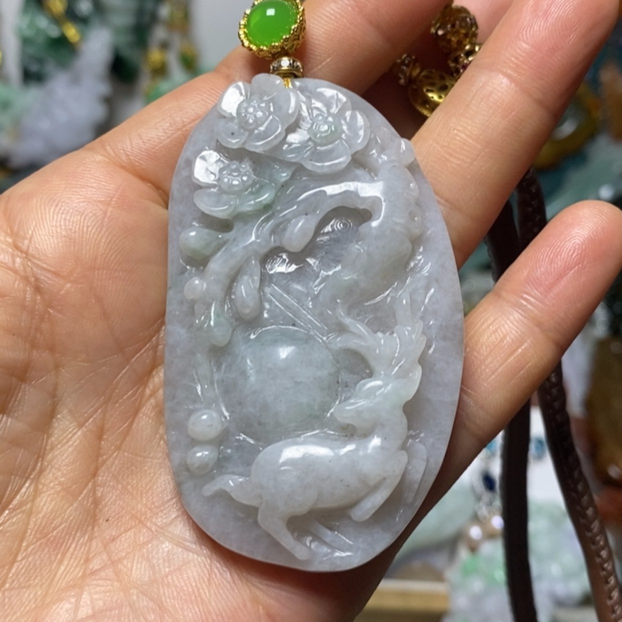 【闪购商品】翡翠吊坠(赠链)未镶嵌