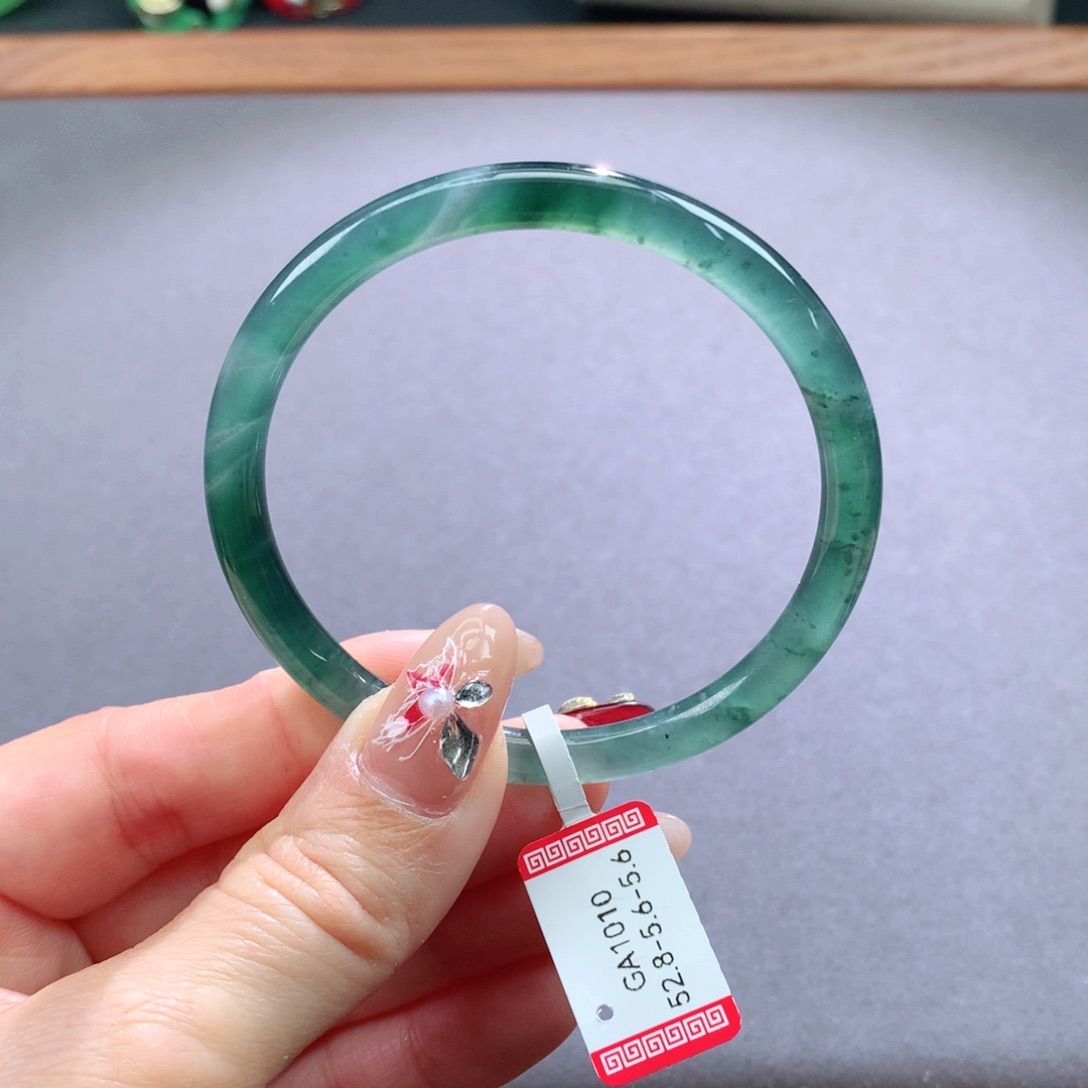 翡翠手镯未镶嵌天然翡翠手镯叮当镯