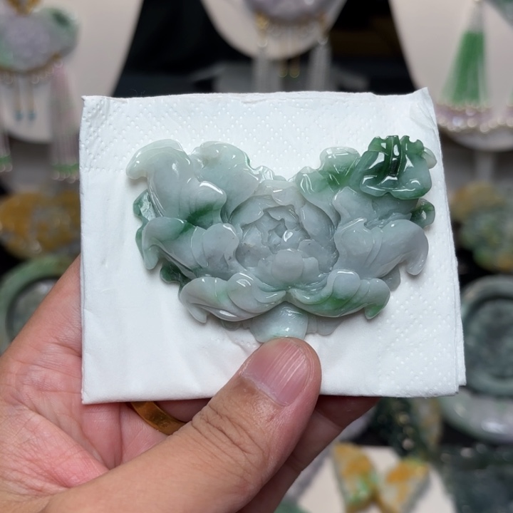 颈饰未镶嵌翡翠吊坠