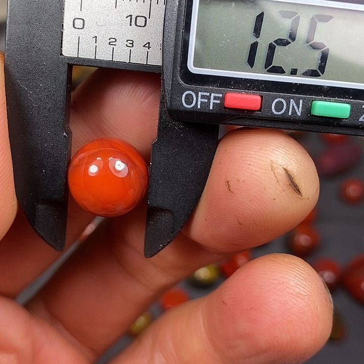 南红玛瑙未镶嵌车挂