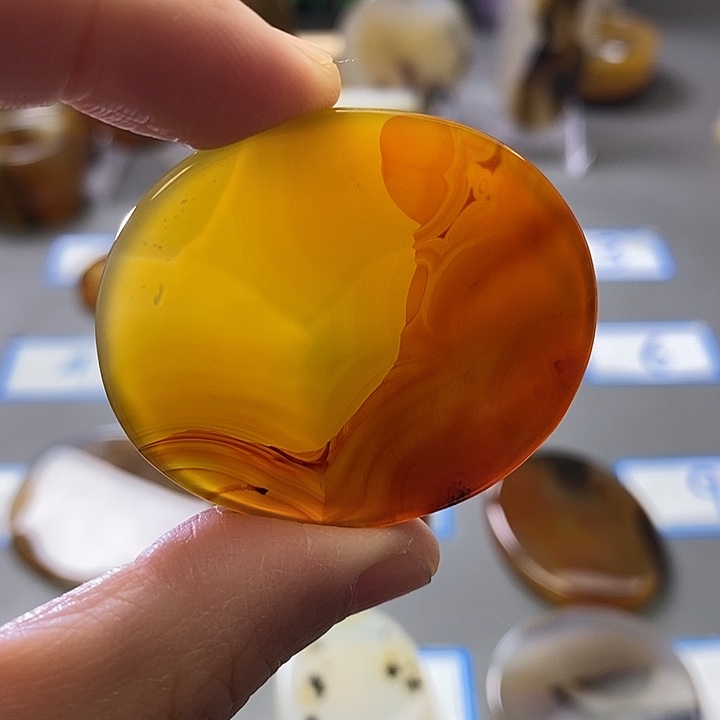 道***道玛瑙/玉髓未镶嵌珠宝半成品