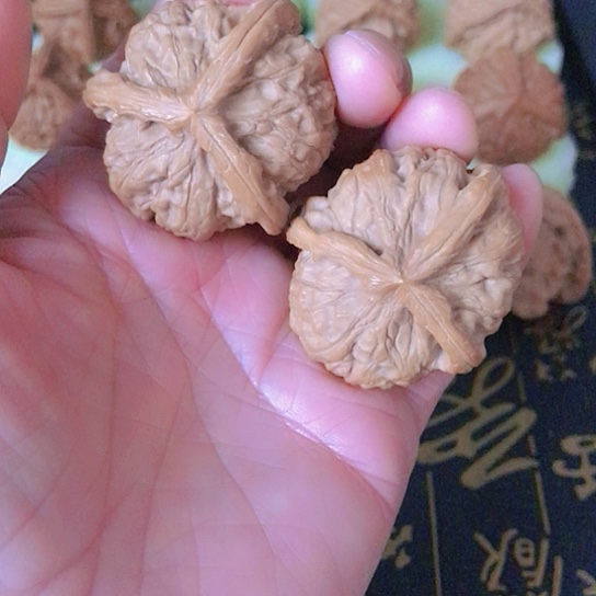 文玩核桃把件阿**生玉玺三棱