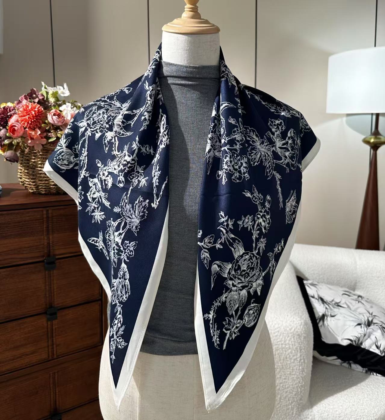 【藏青】斜纹绸三角巾时髦封腰包臀百搭丝巾披肩围巾