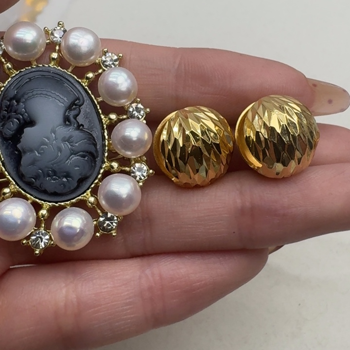 淡水珍珠耳饰未镶嵌