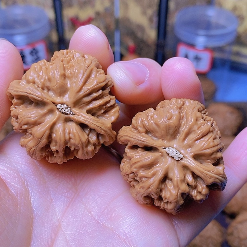 【闪购商品】文玩核桃把件宁****发38粗筋