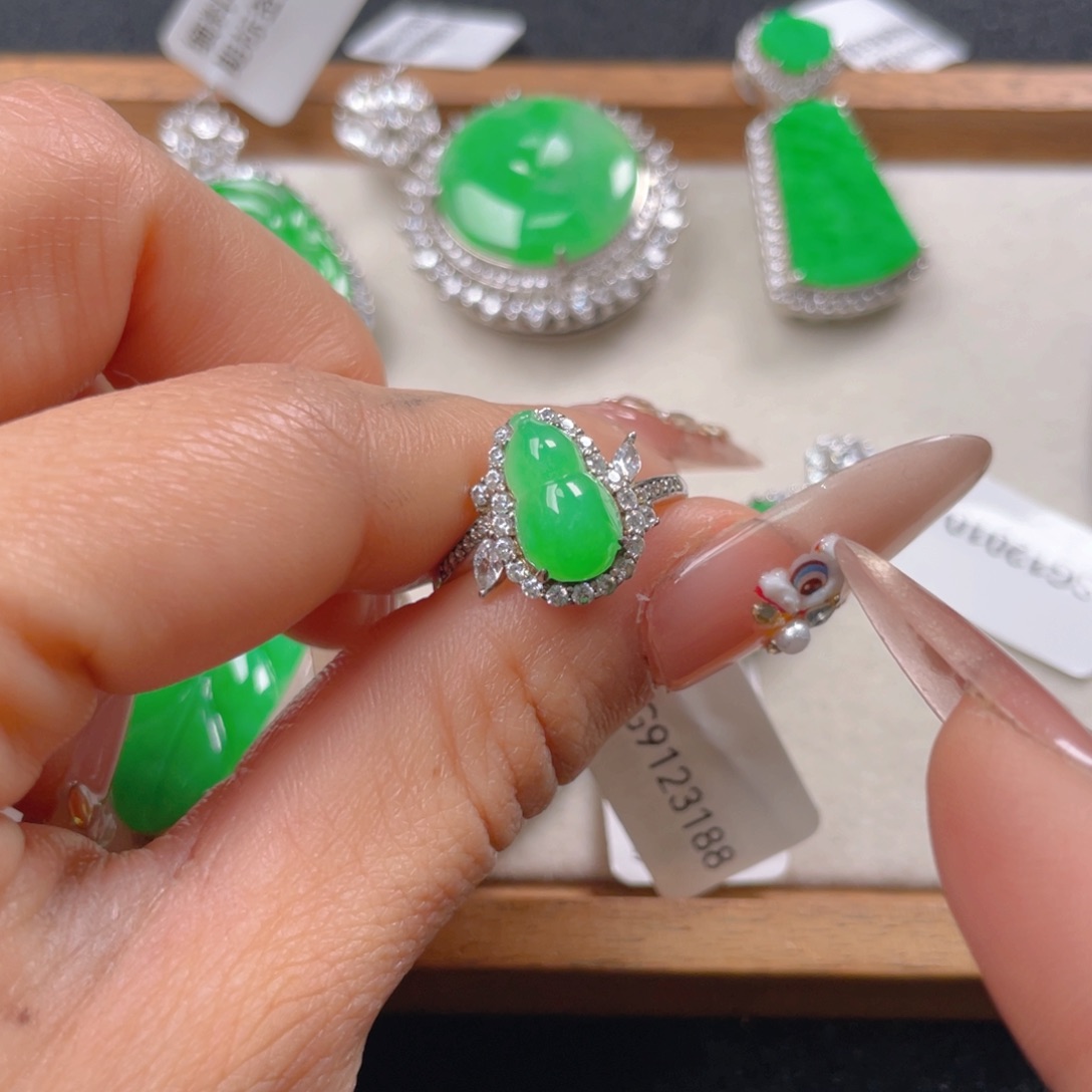 翡翠戒指银S925镶嵌翡翠