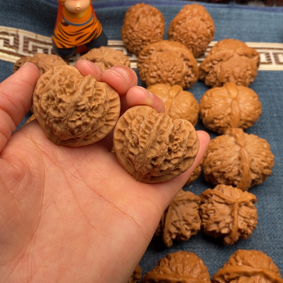 文玩核桃把件40全品桃心宫灯