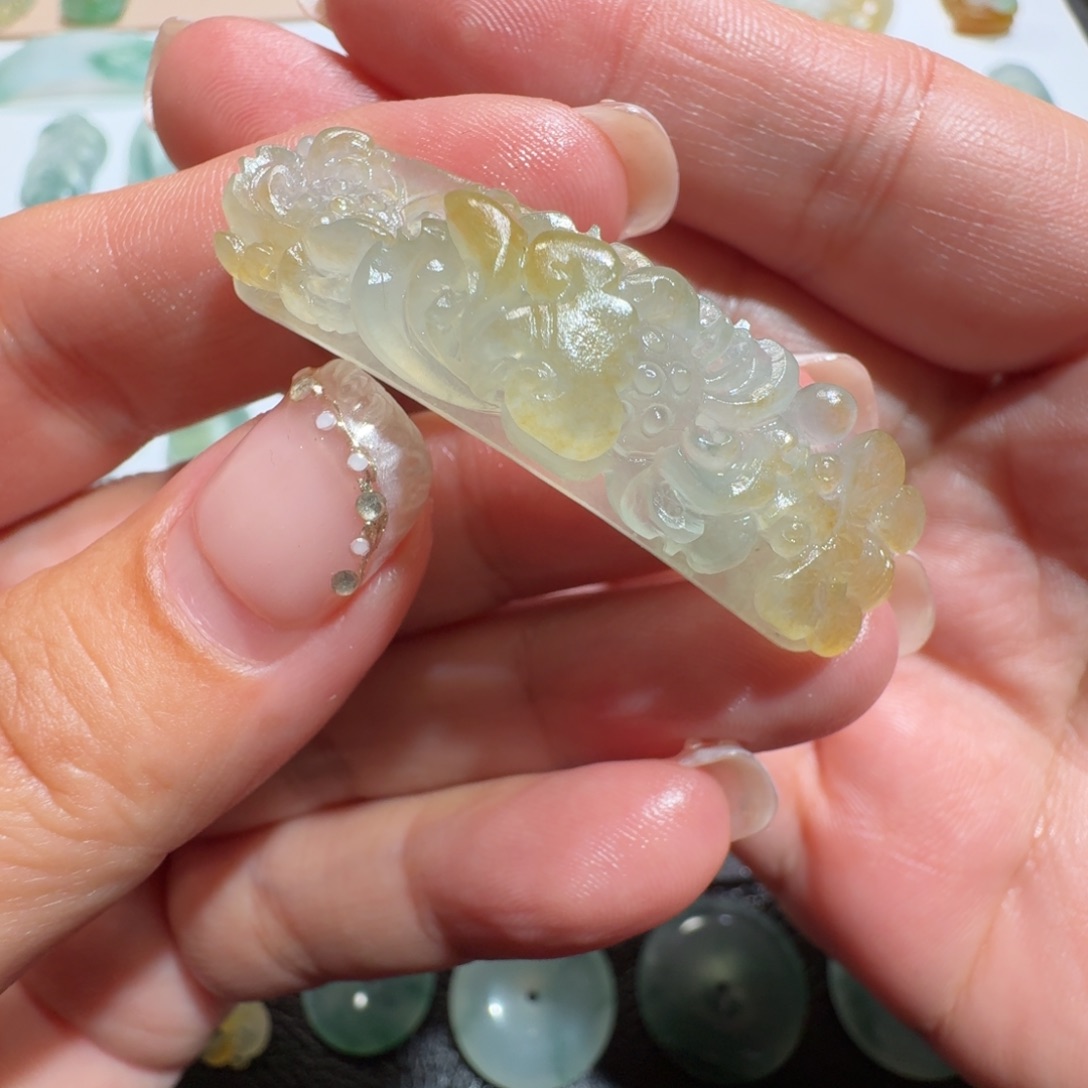 定制翡翠未镶嵌倩*冰黄手牌